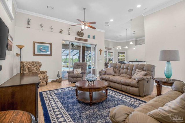 2930 Fenceline Rd, Pensacola, FL 32507