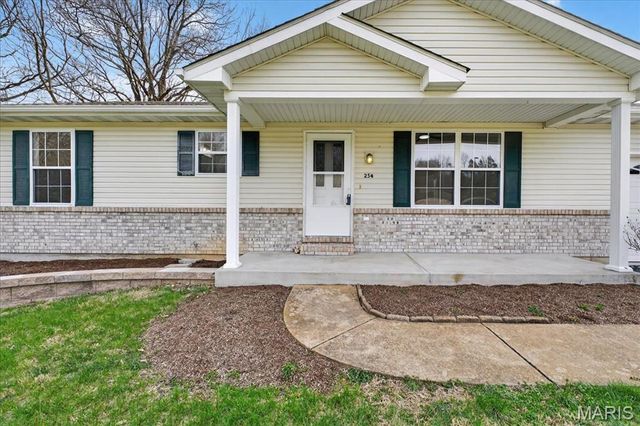 254 Highway M, Villa Ridge, MO 63089