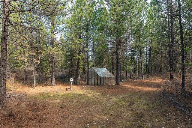 963 Thompson Rd, Elk, WA 99009