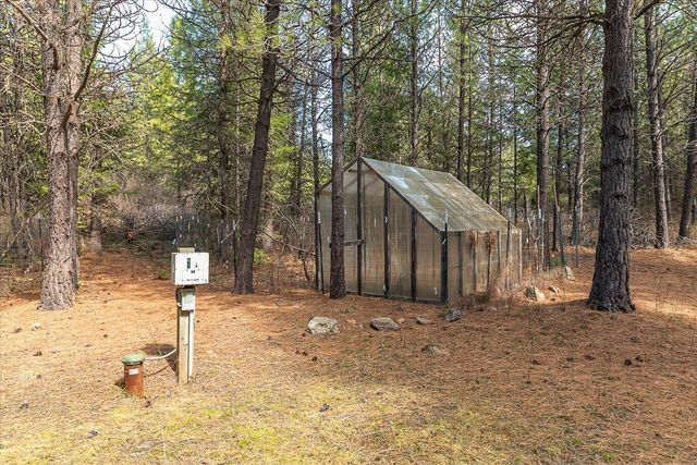 963 Thompson Rd, Elk, WA 99009