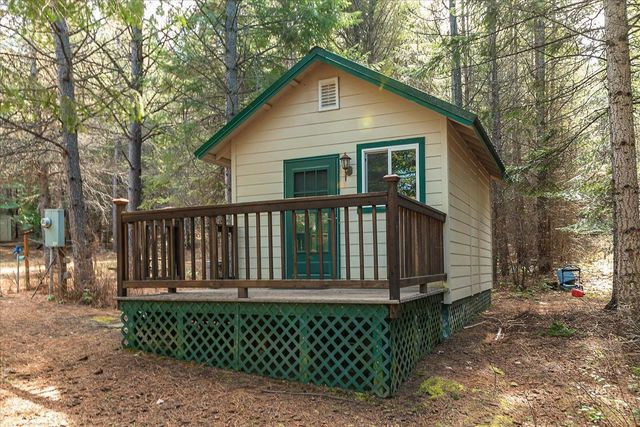 963 Thompson Rd, Elk, WA 99009