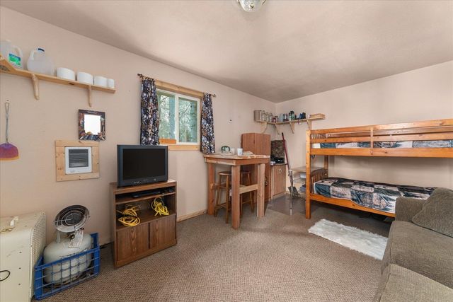 963 Thompson Rd, Elk, WA 99009