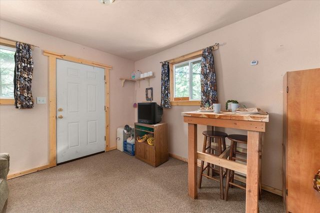 963 Thompson Rd, Elk, WA 99009