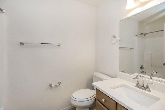 1233 S Colonial Drive, Gilbert, AZ 85296