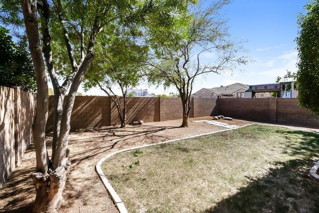 1233 S Colonial Drive, Gilbert, AZ 85296
