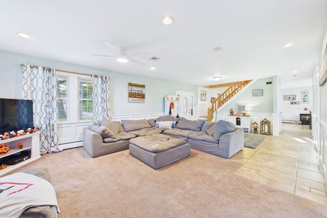 1485 N Hixville Rd, Dartmouth, MA 02747