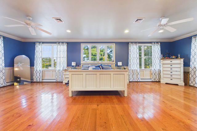 1485 N Hixville Rd, Dartmouth, MA 02747