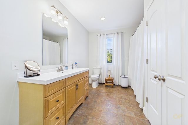 1485 N Hixville Rd, Dartmouth, MA 02747