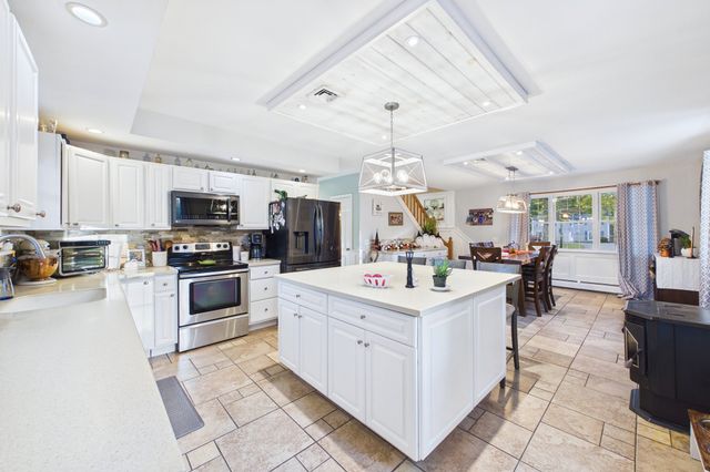 1485 N Hixville Rd, Dartmouth, MA 02747