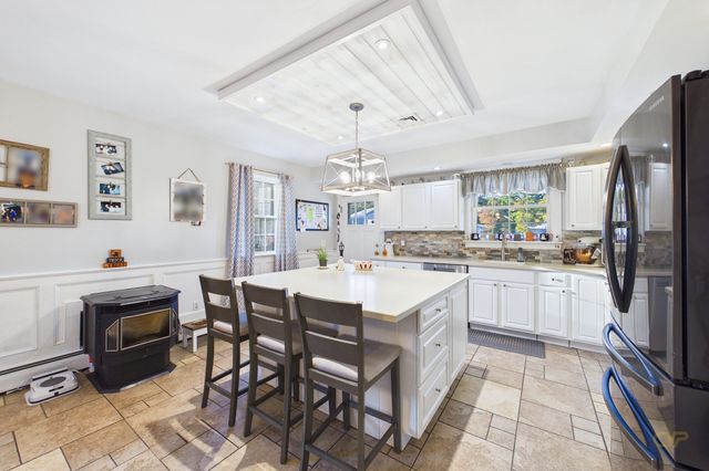 1485 N Hixville Rd, Dartmouth, MA 02747
