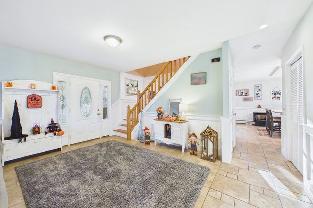 1485 N Hixville Rd, Dartmouth, MA 02747