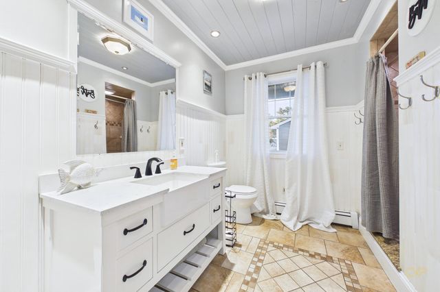 1485 N Hixville Rd, Dartmouth, MA 02747