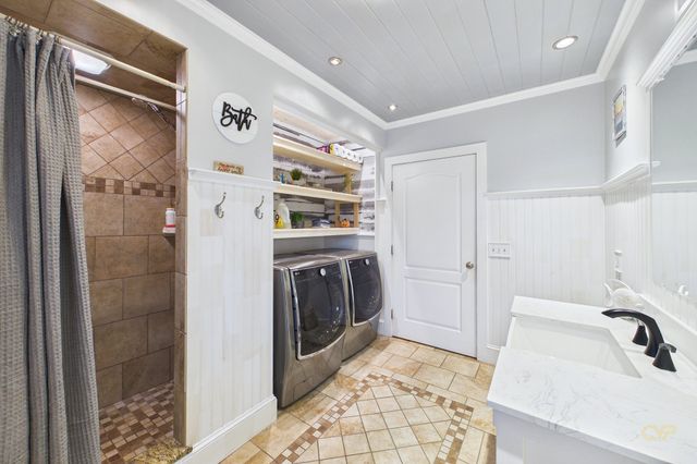 1485 N Hixville Rd, Dartmouth, MA 02747