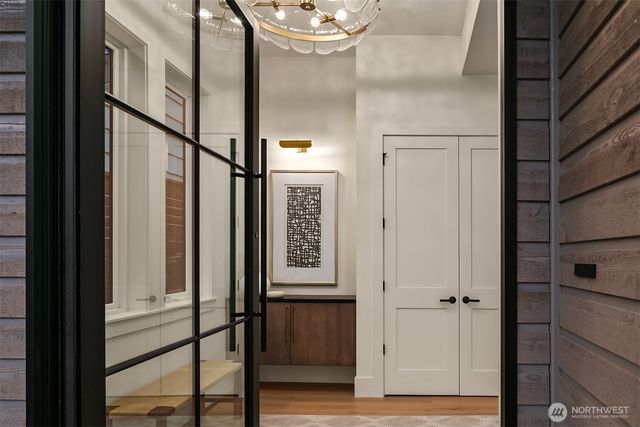 1027 McGilvra Boulevard E, Seattle, WA 98112