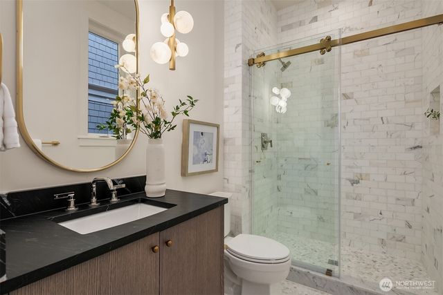 1027 McGilvra Boulevard E, Seattle, WA 98112