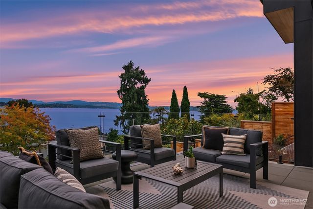 1027 McGilvra Boulevard E, Seattle, WA 98112