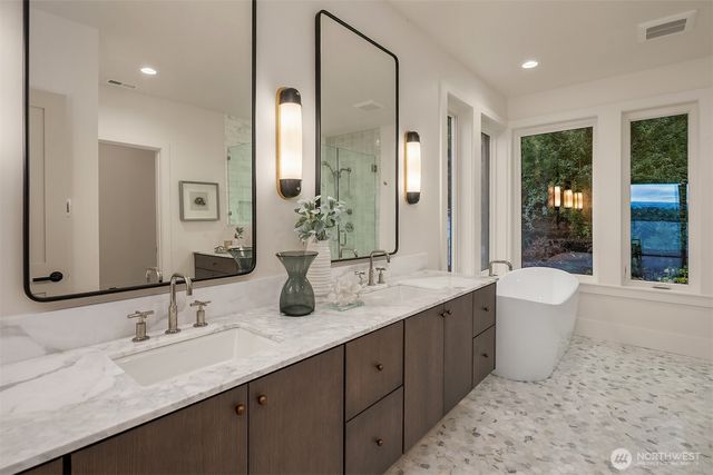 1027 McGilvra Boulevard E, Seattle, WA 98112