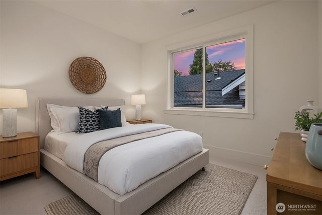 1027 McGilvra Boulevard E, Seattle, WA 98112