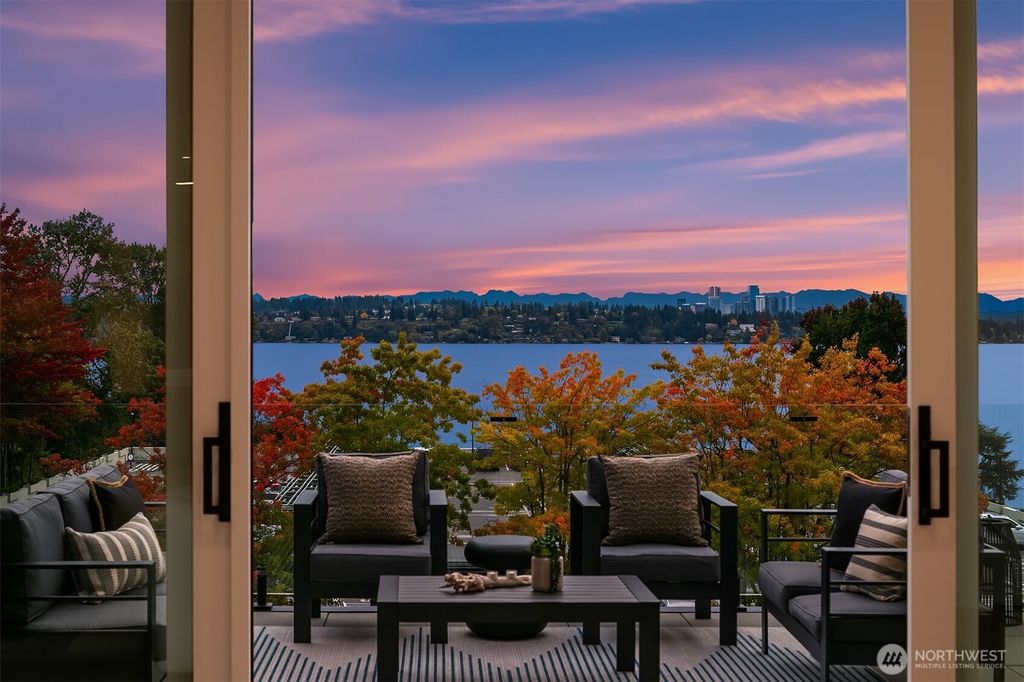 1027 McGilvra Boulevard E, Seattle, WA 98112