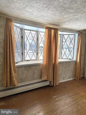 176 ROOSEVELT DR, Morea, PA 17948