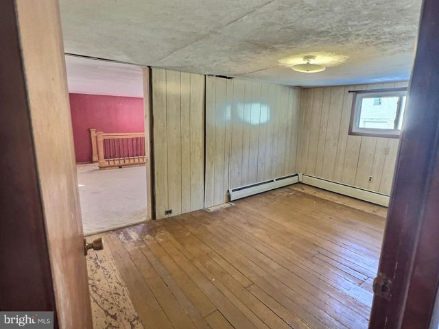 176 ROOSEVELT DR, Morea, PA 17948