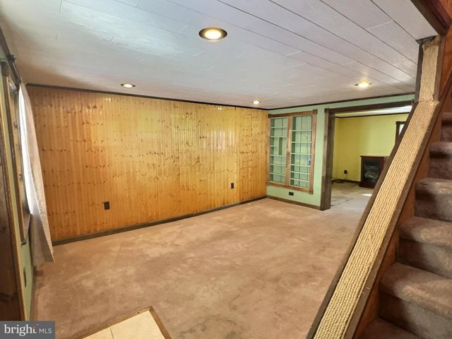 176 ROOSEVELT DR, Morea, PA 17948