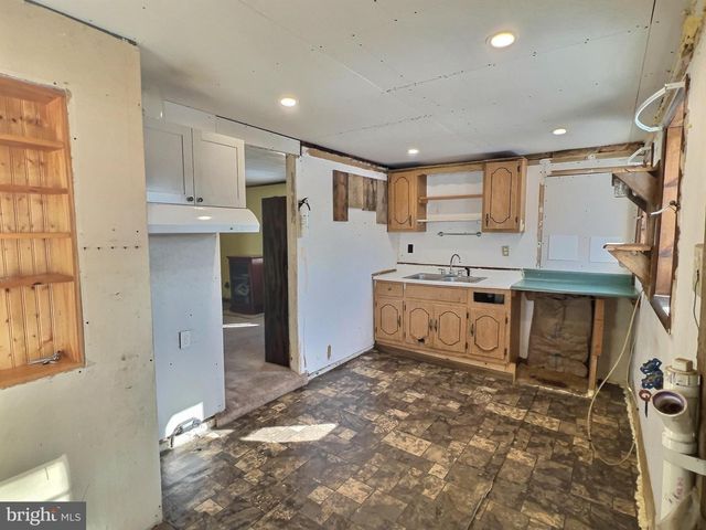 176 ROOSEVELT DR, Morea, PA 17948