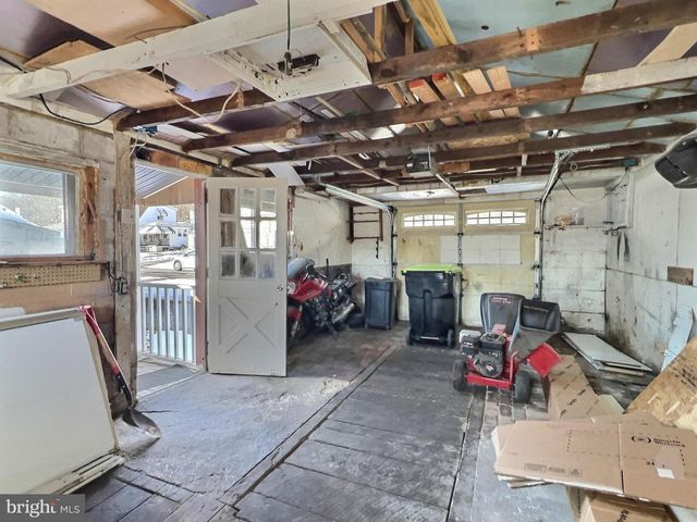 176 ROOSEVELT DR, Morea, PA 17948