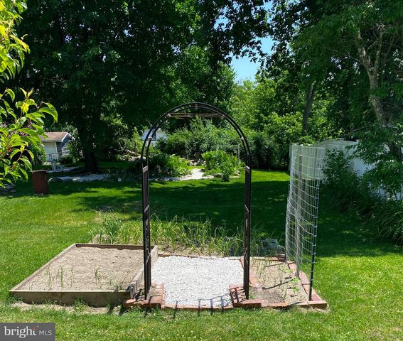 176 ROOSEVELT DR, Morea, PA 17948