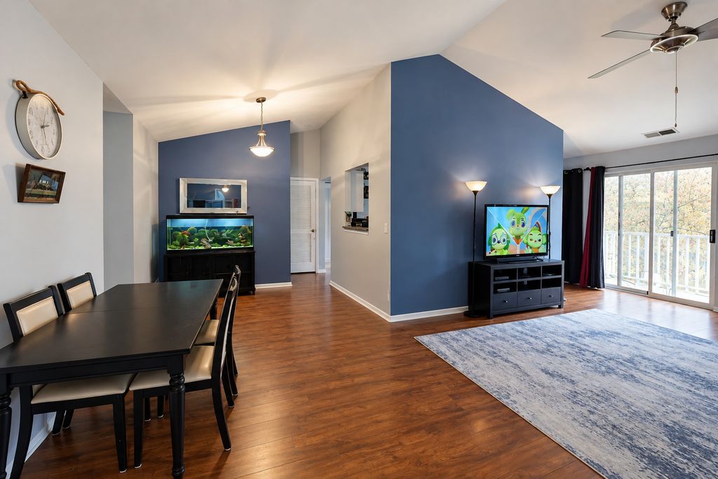 7 Hoover Court B, Streamwood, IL 60107 — photo 3