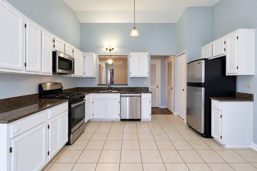 7 Hoover Court B, Streamwood, IL 60107 — photo 5