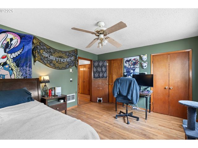 2419 Ne 59TH St, Vancouver, WA 98663