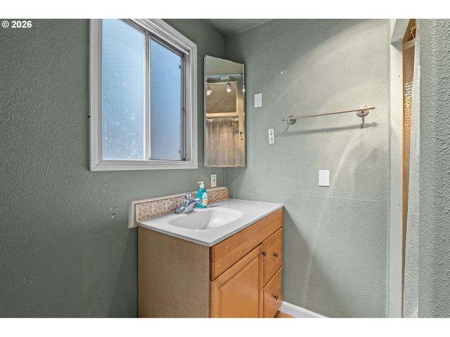2419 Ne 59TH St, Vancouver, WA 98663