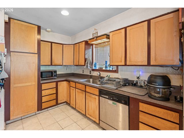 2419 Ne 59TH St, Vancouver, WA 98663