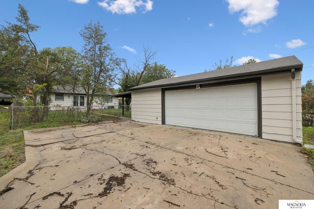 6338 Hartley Street, Lincoln, NE 68507