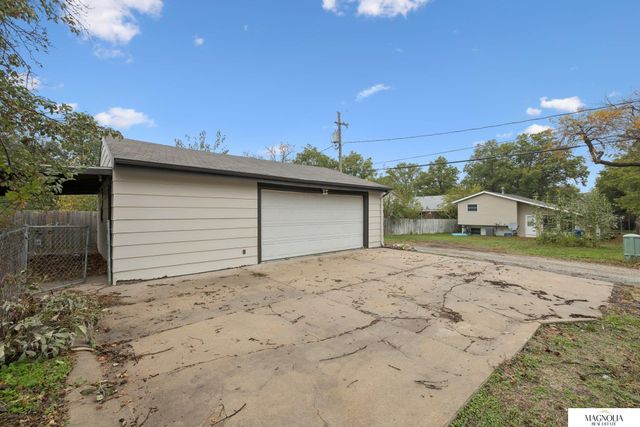 6338 Hartley Street, Lincoln, NE 68507