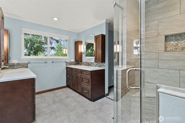 25242 Lake Wilderness Country Club Drive SE, Maple Valley, WA 98038