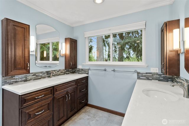 25242 Lake Wilderness Country Club Drive SE, Maple Valley, WA 98038