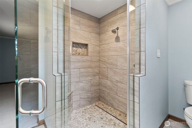 25242 Lake Wilderness Country Club Drive SE, Maple Valley, WA 98038