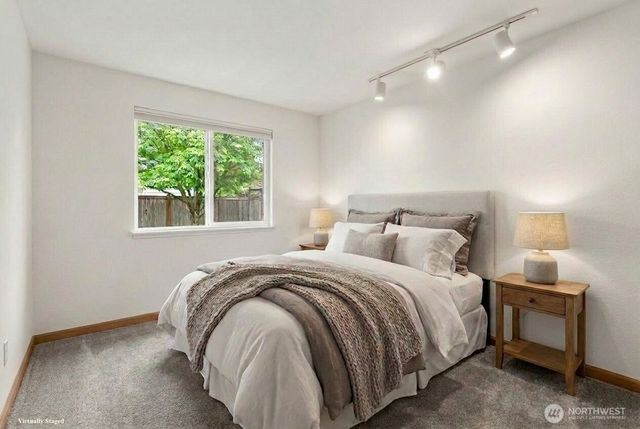 25242 Lake Wilderness Country Club Drive SE, Maple Valley, WA 98038