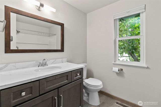 25242 Lake Wilderness Country Club Drive SE, Maple Valley, WA 98038