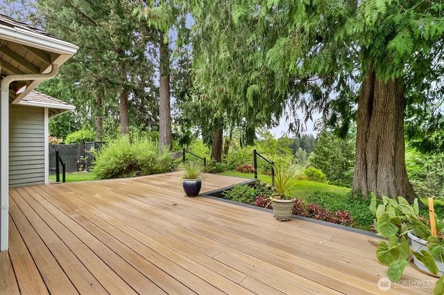25242 Lake Wilderness Country Club Drive SE, Maple Valley, WA 98038