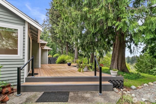 25242 Lake Wilderness Country Club Drive SE, Maple Valley, WA 98038