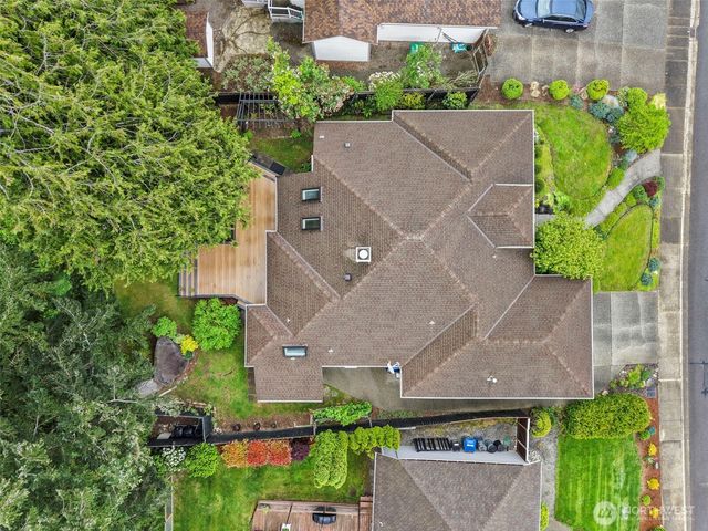 25242 Lake Wilderness Country Club Drive SE, Maple Valley, WA 98038