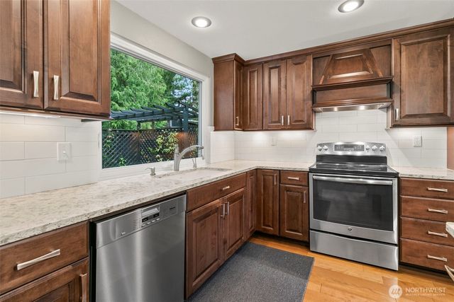 25242 Lake Wilderness Country Club Drive SE, Maple Valley, WA 98038