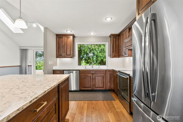 25242 Lake Wilderness Country Club Drive SE, Maple Valley, WA 98038