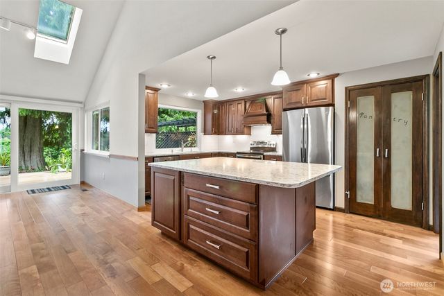 25242 Lake Wilderness Country Club Drive SE, Maple Valley, WA 98038