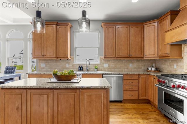 8439 Boulder Shores Drive, South Lyon, MI 48178