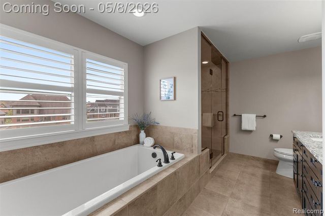 8439 Boulder Shores Drive, South Lyon, MI 48178