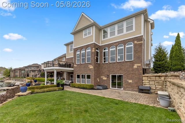 8439 Boulder Shores Drive, South Lyon, MI 48178